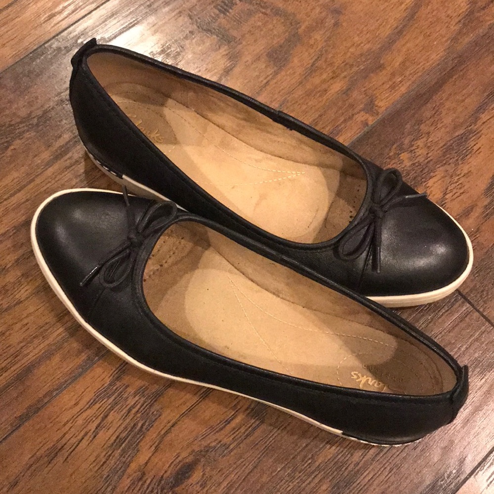 Clarks flats - Picture 3 of 5